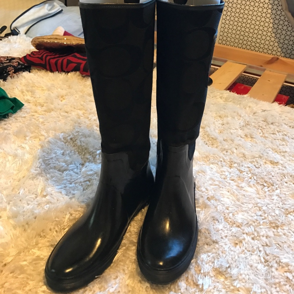 AUTHENTIC Coach Paige Signature Rain boots - Picture 1 of 3