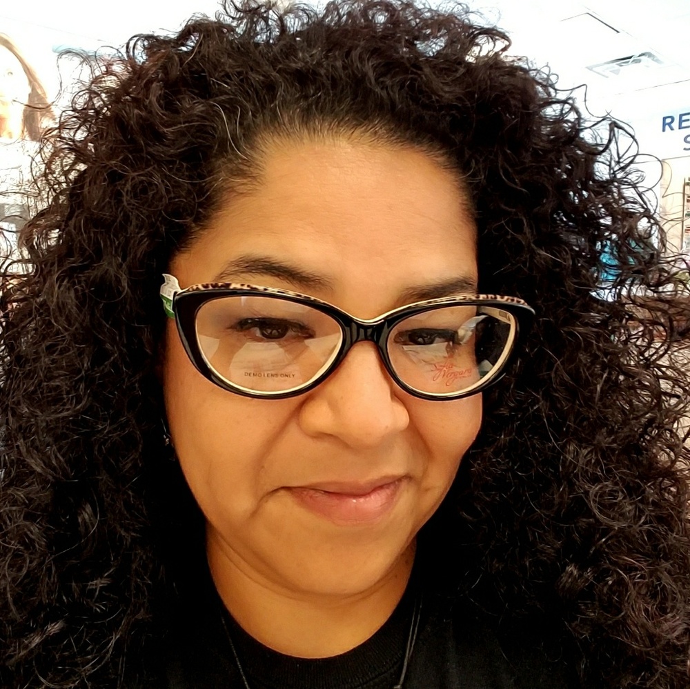 Meet your Posher, Dionisia