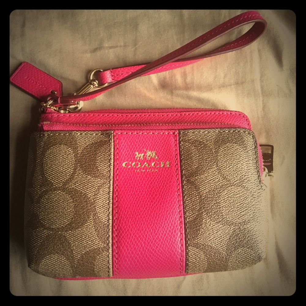 Coach wristlet! Matches great with everything!