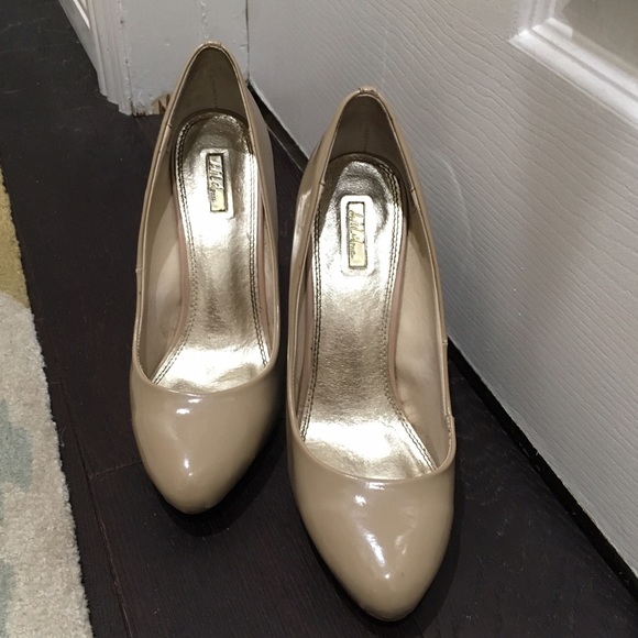 Nude Pumps - Picture 3 of 5