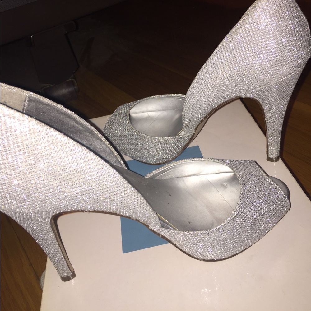 Silver Sparkle Peep Toe