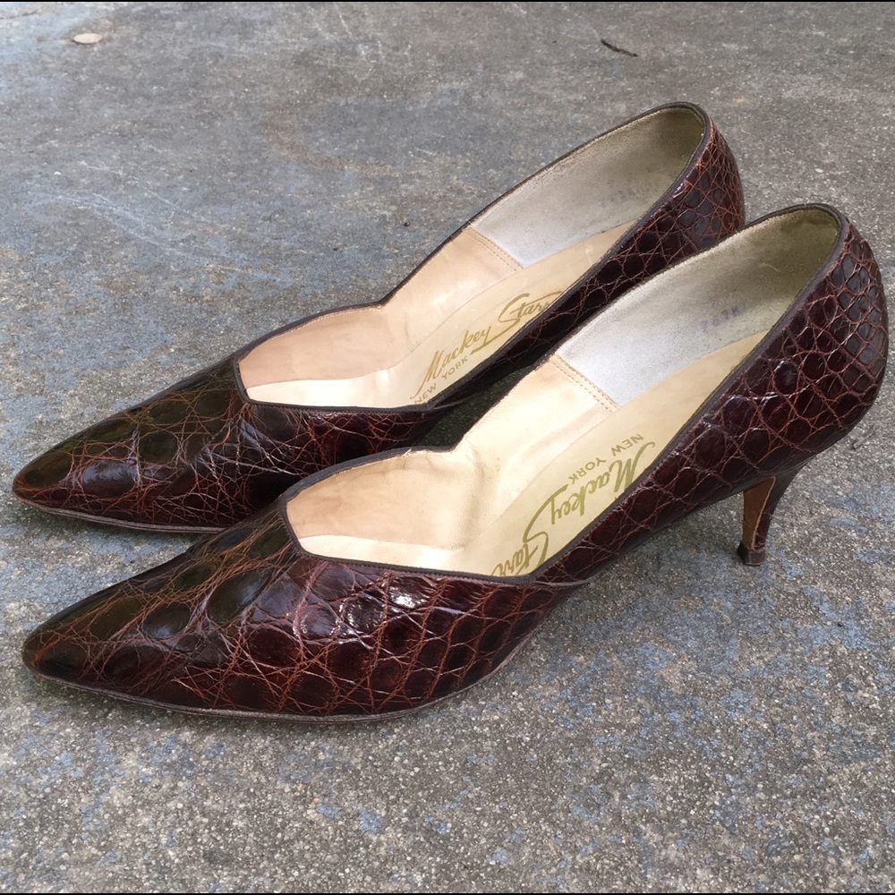 GENUINE ALLIGATOR vintage heels shoes  size 9 M