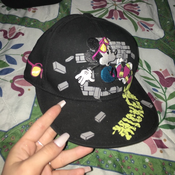 Mickey Mouse Snapback - Picture 1 of 3