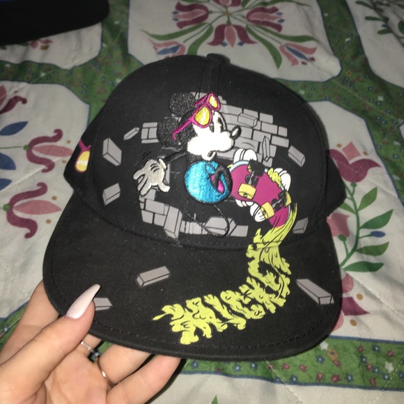 Mickey Mouse Snapback - Picture 2 of 3