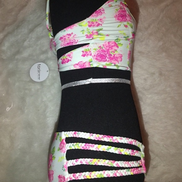 Tori Praver Casablanca Rose floral bikini set - Picture 6 of 7