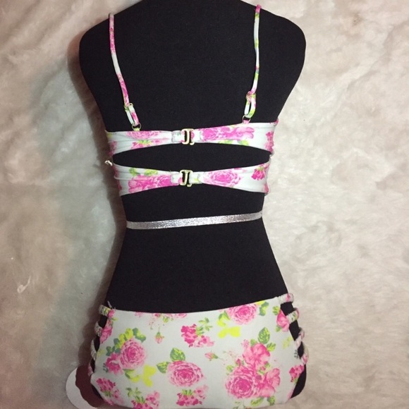 Tori Praver Casablanca Rose floral bikini set - Picture 7 of 7