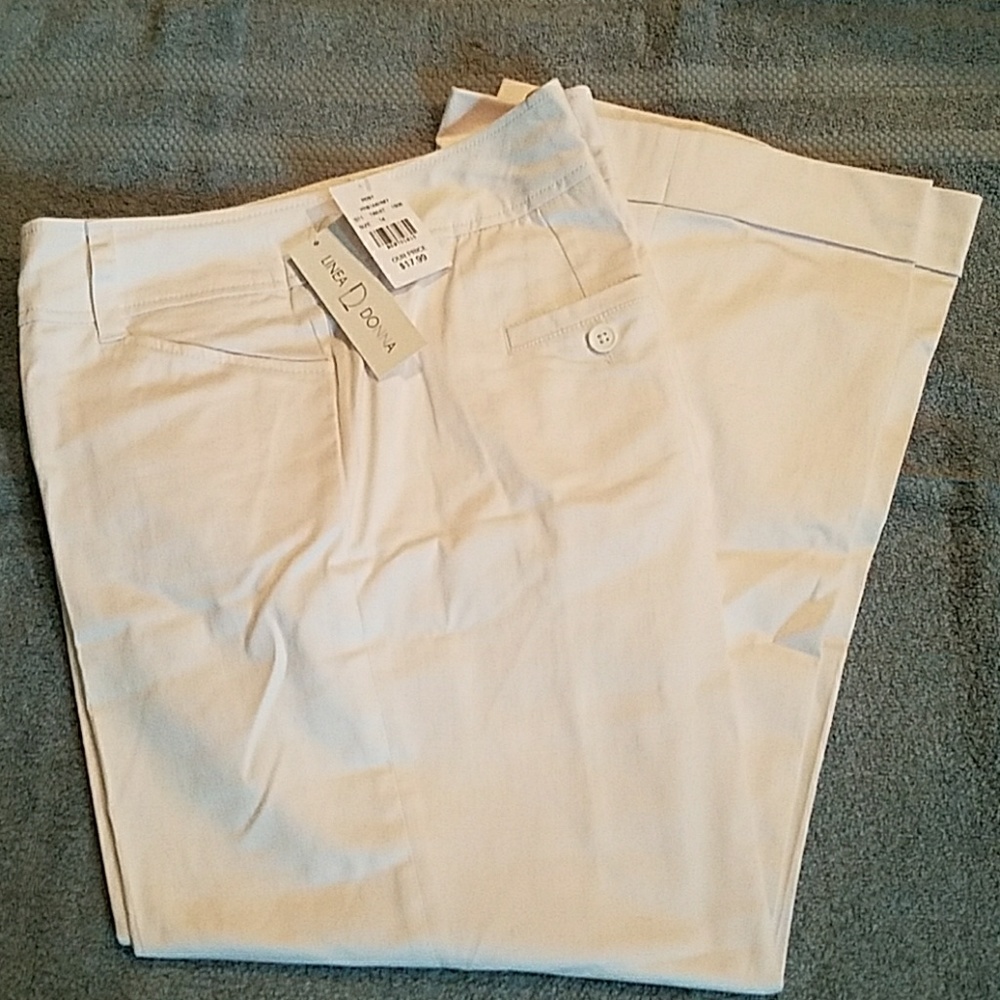 White Wide Leg Capri/Cargo Style Slacks