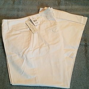 White Wide Leg Capri/Cargo Style Slacks