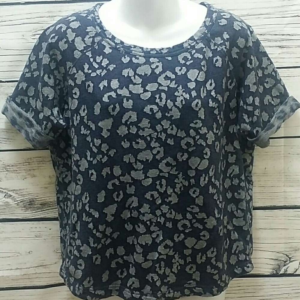 GAP short sleeve leopard print top