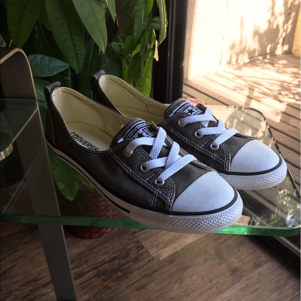 Size 8 Slip on Converse Sneakers