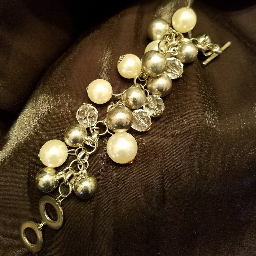 Silver Chain Bracelet w/Pearls & Clear Beads