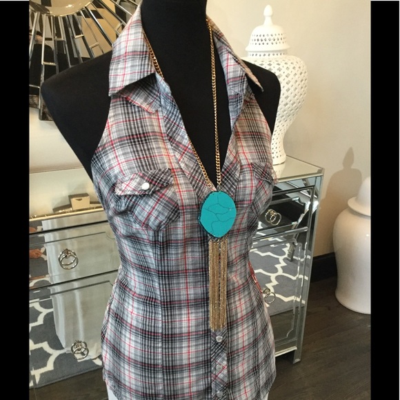 Firm Sale🔥🔥Guess Halter Top - Picture 4 of 8