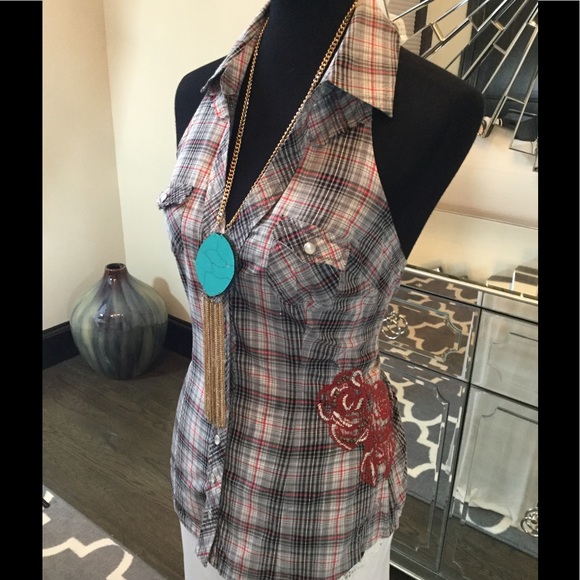 Firm Sale🔥🔥Guess Halter Top - Picture 5 of 8