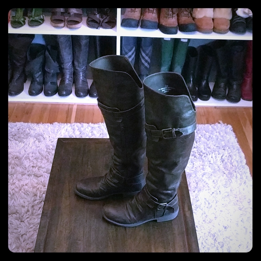 Diba size 7.5 med  over the knee boot