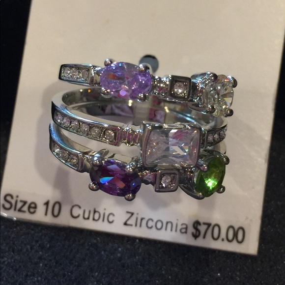 NWT DesiRe Rings  3 Stone Band Ring Size 10 - Picture 1 of 3