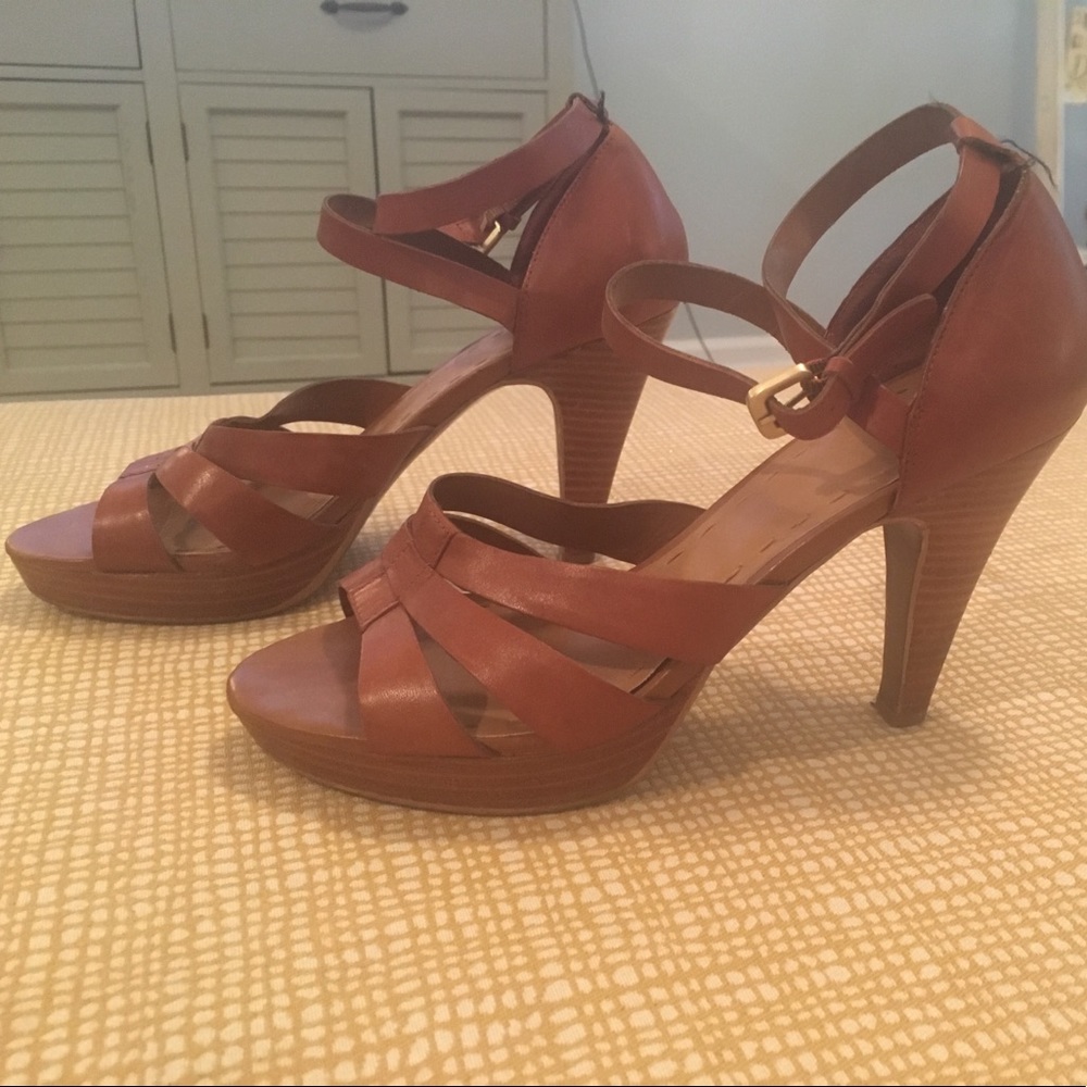 Tahari brown platform sandals 7.5