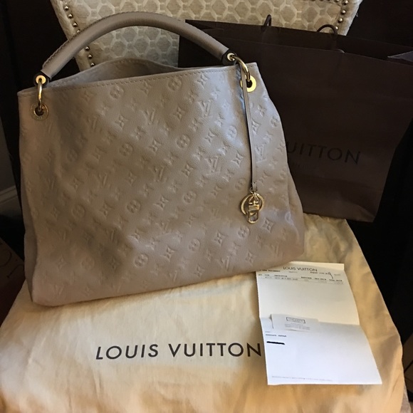 Louis Vuitton Handbags - HOLD Louis Vuitton Artsy Empreinte MM