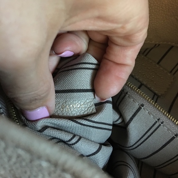 HOLD Louis Vuitton Artsy Empreinte MM - Picture 3 of 8