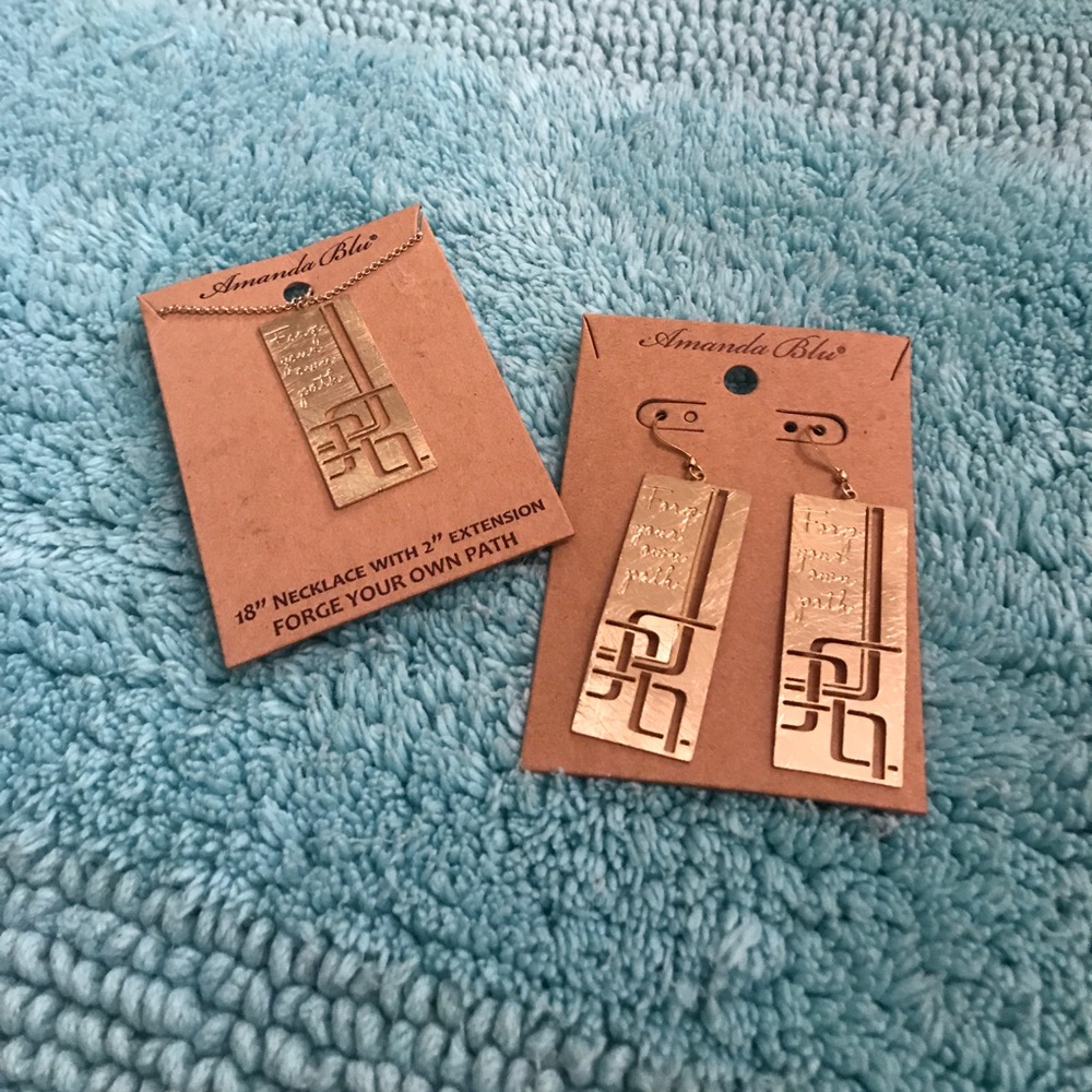 🌞🔥Amanda Blu necklace and earrings set!