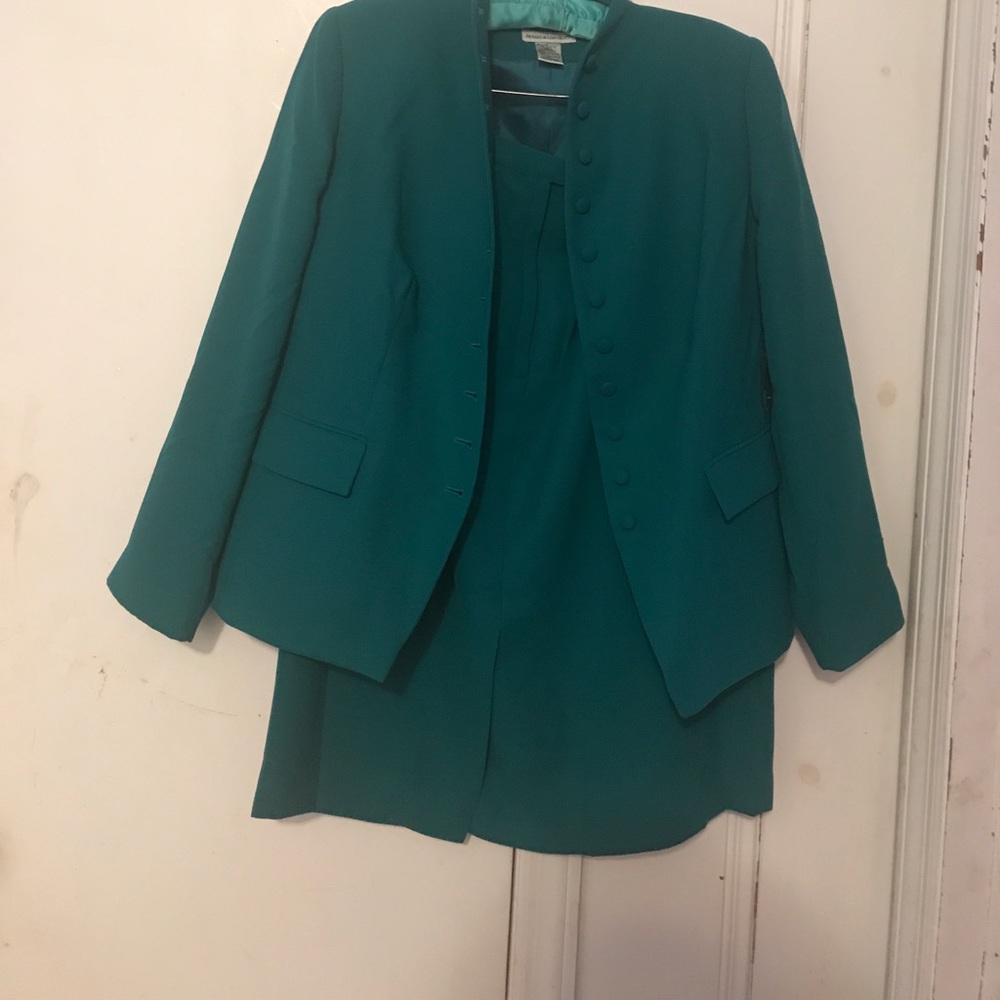 Woman's two piece outfit size 14
