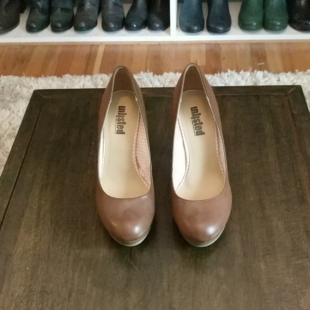 Unlisted platform brown 4.5 heels.