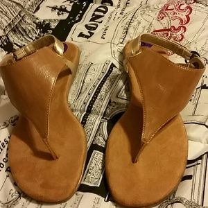 Aerosoles tan sandles
