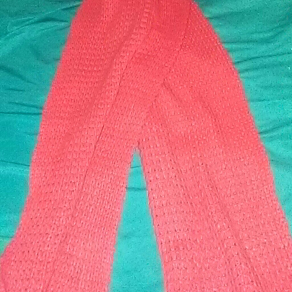 Thick coral scarf