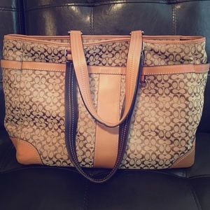 MOVING ‼️ MUST SELL Large Coach bag