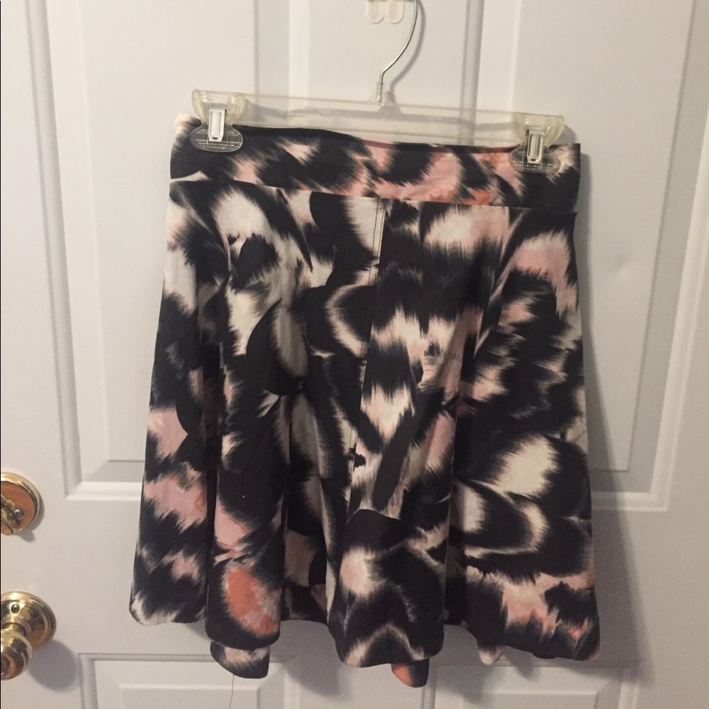 Otis & Maclain Abstract Print Skirt.