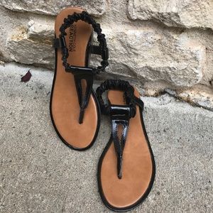 Kenneth Cole REACTION girls sandals