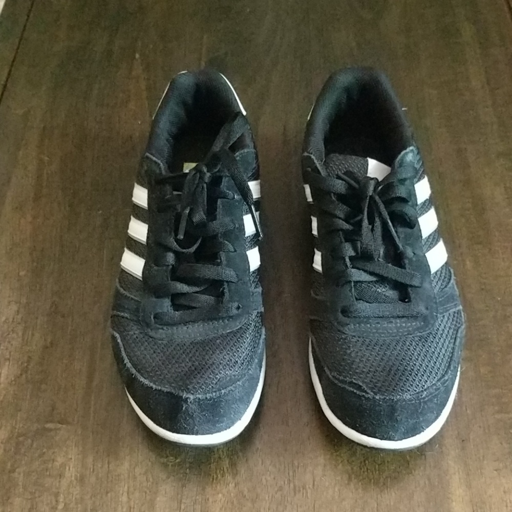 Adidas tennis shoe