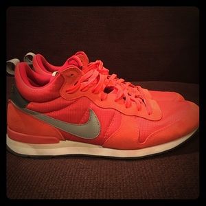 Nike Internationist Mid (Nike for J. Crew)