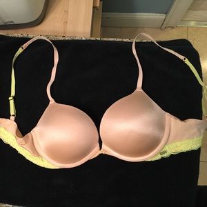Pink Victoria's Secret bra, 34 B