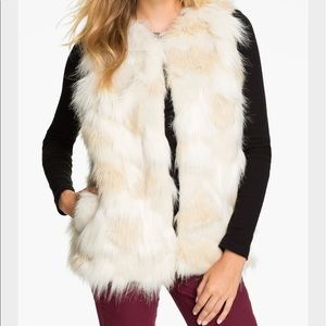STEVE MADDEN WHITE FAUX FUR VEST