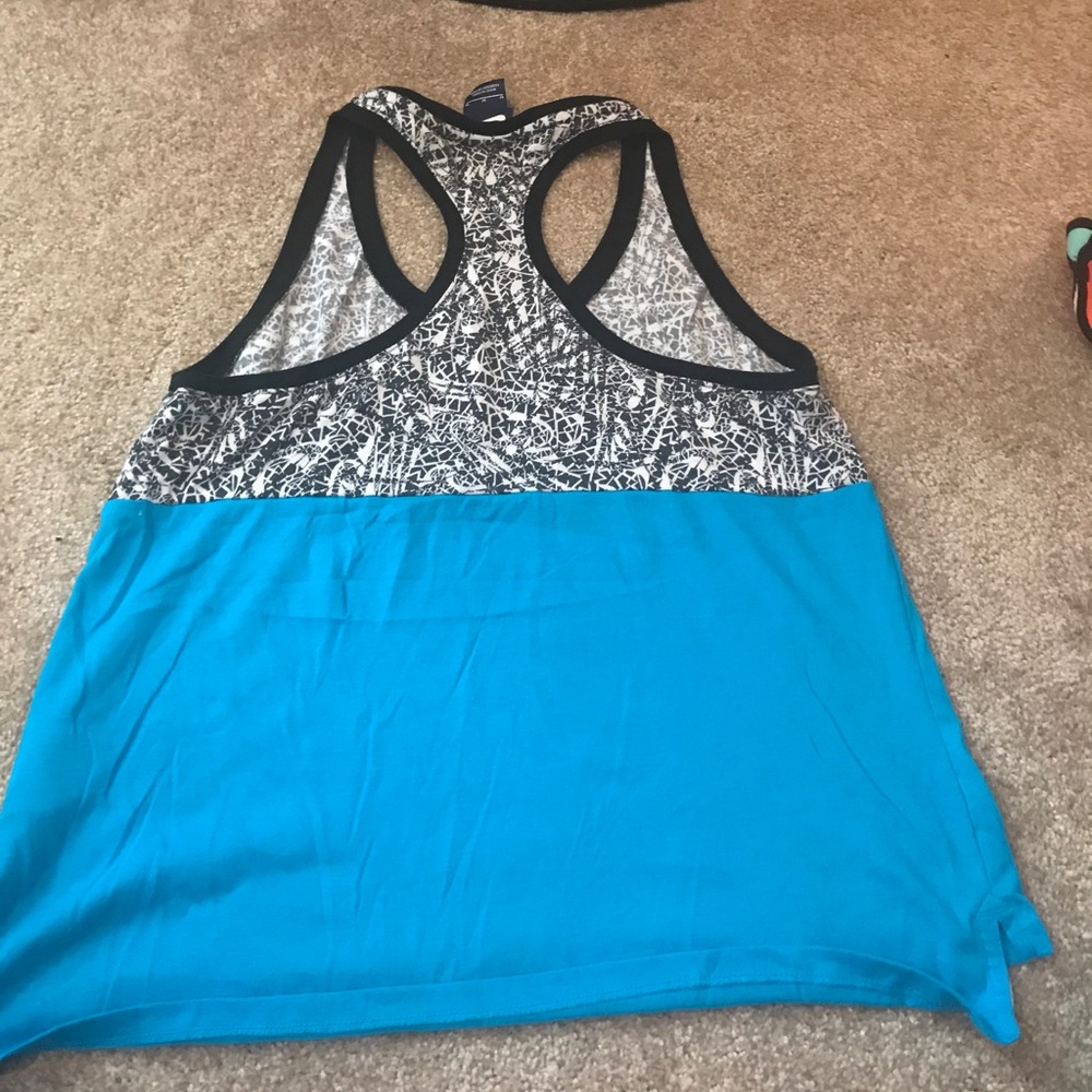 Nike Workout Top - image 3
