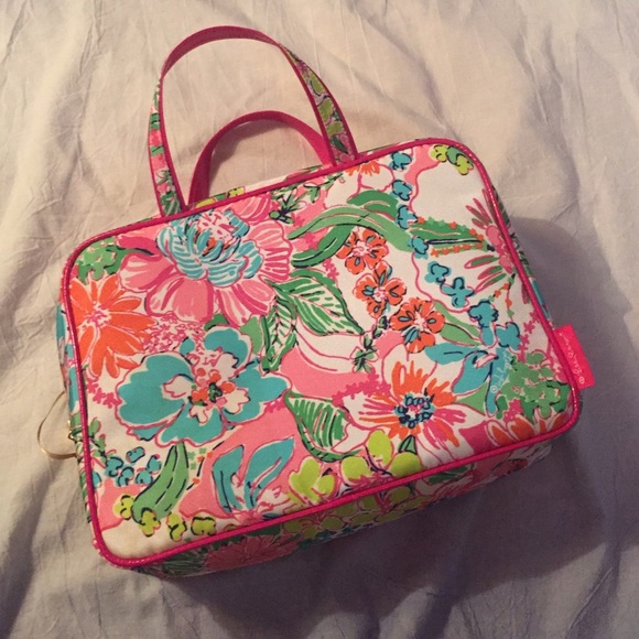 Lilly Pulitzer for Target - Lilly Pulitzer Target Nosey Posey Makeup Bag from Raleigh s closet ...
