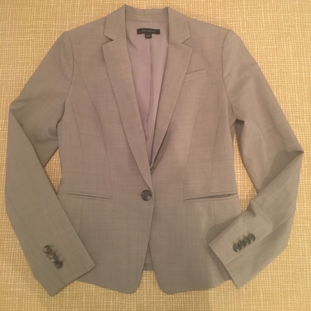 Ann Taylor gray suit jacket.