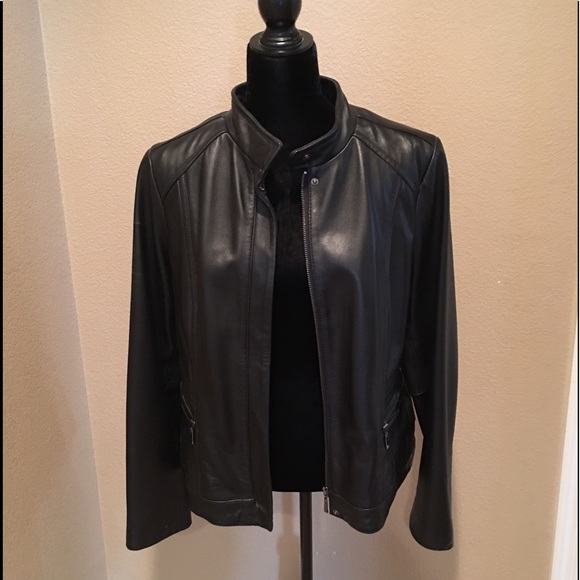 🆕✨ Leather Bomber Jacket - Picture 2 of 4