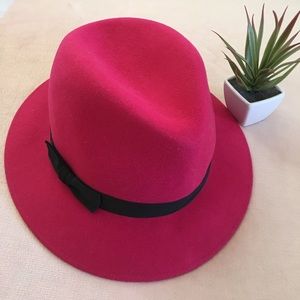 EXPRESS hat with black bow tie lining  (hot pink)