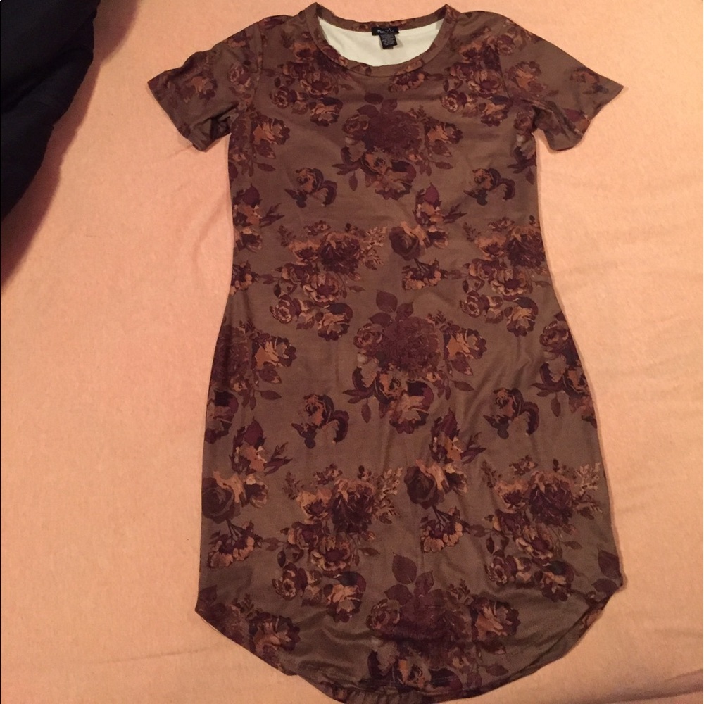 Brown floral suede short dress🌸🌸