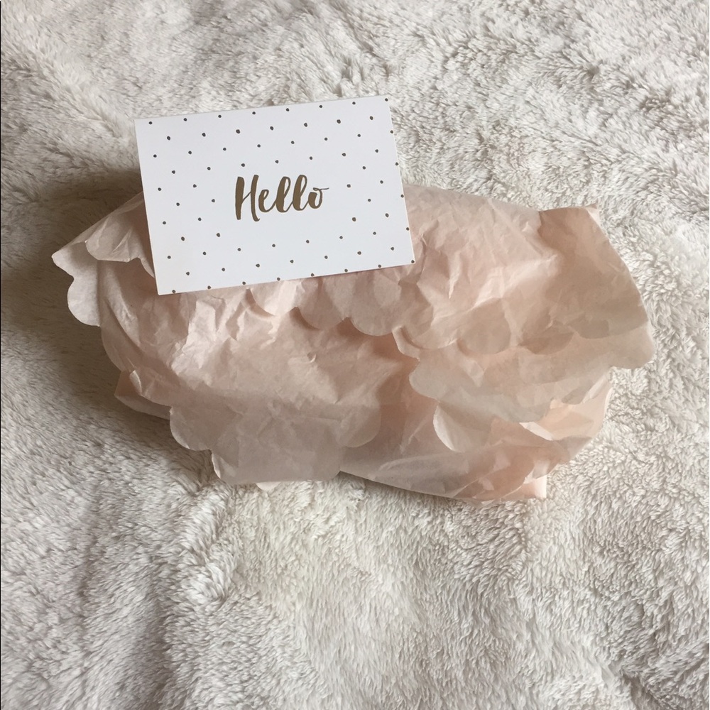 Packaging for any purchases 🎀