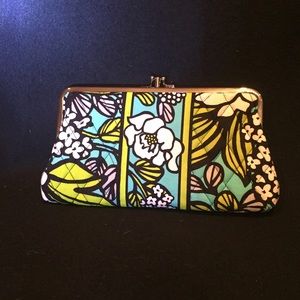 NWT Vera Bradley Clutch Wallet in Island Blooms