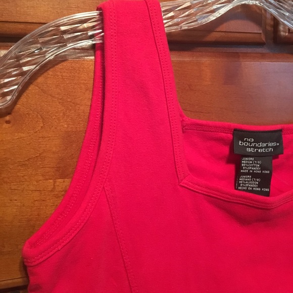 Red tank top - Picture 2 of 6