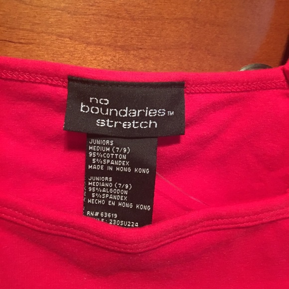 Red tank top - Picture 3 of 6