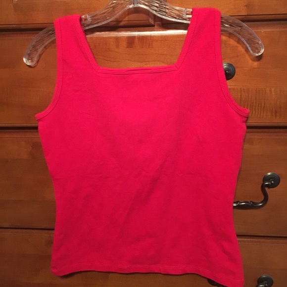 Red tank top - Picture 4 of 6