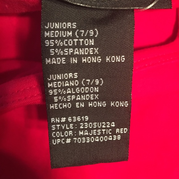 Red tank top - Picture 5 of 6