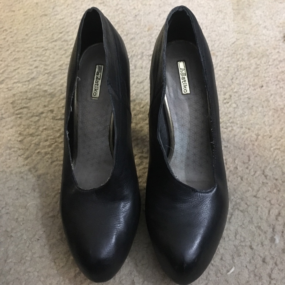 Matiko Booties size 8