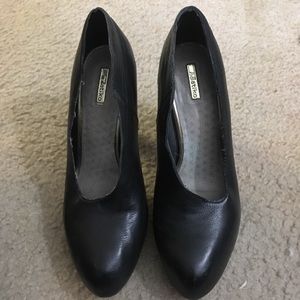 Matiko Booties size 8