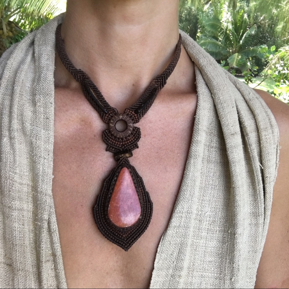 🌸SOLD🌸 Stone macrame necklace from Argentina 🌴