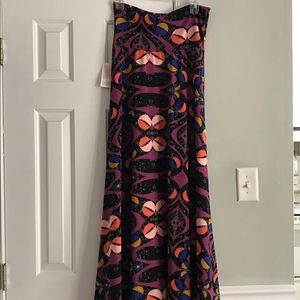 Lularoe maxi skirt size small. Brand new!